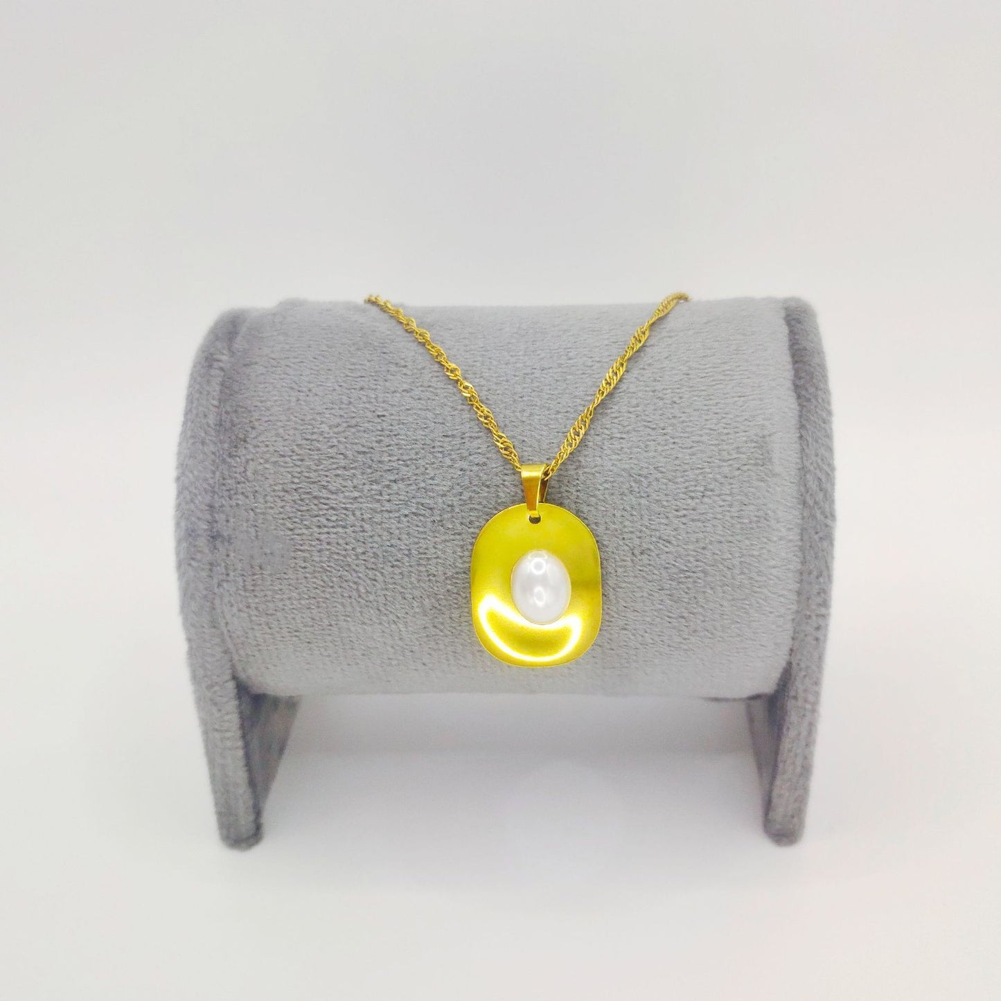 European And American Round Stainless Steel Gemstone Necklace