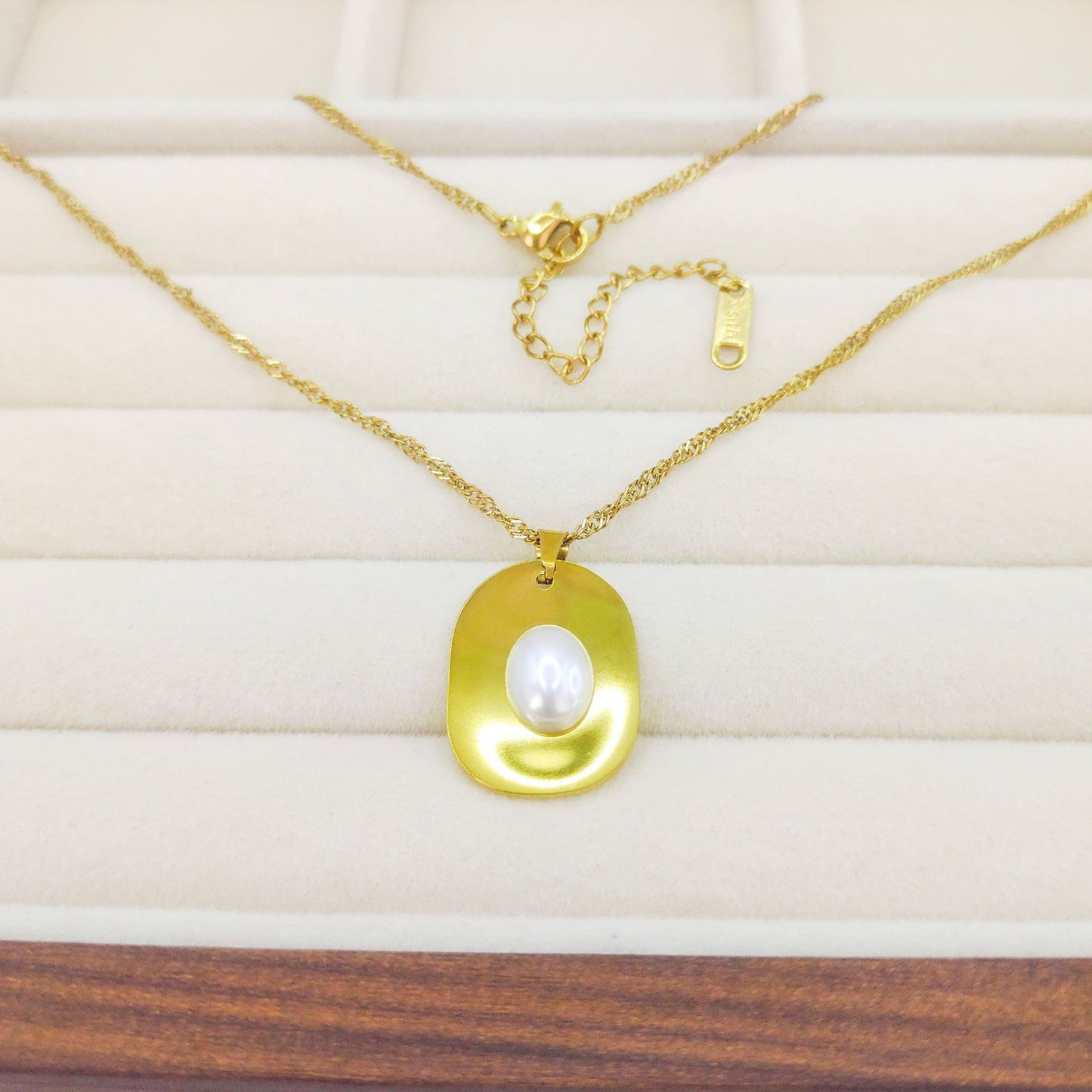 European And American Round Stainless Steel Gemstone Necklace